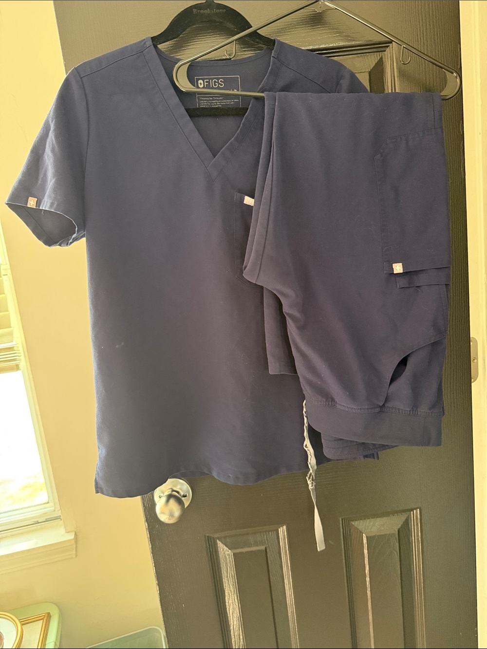Women’s Figs Navy Scrub Top and Pants Set